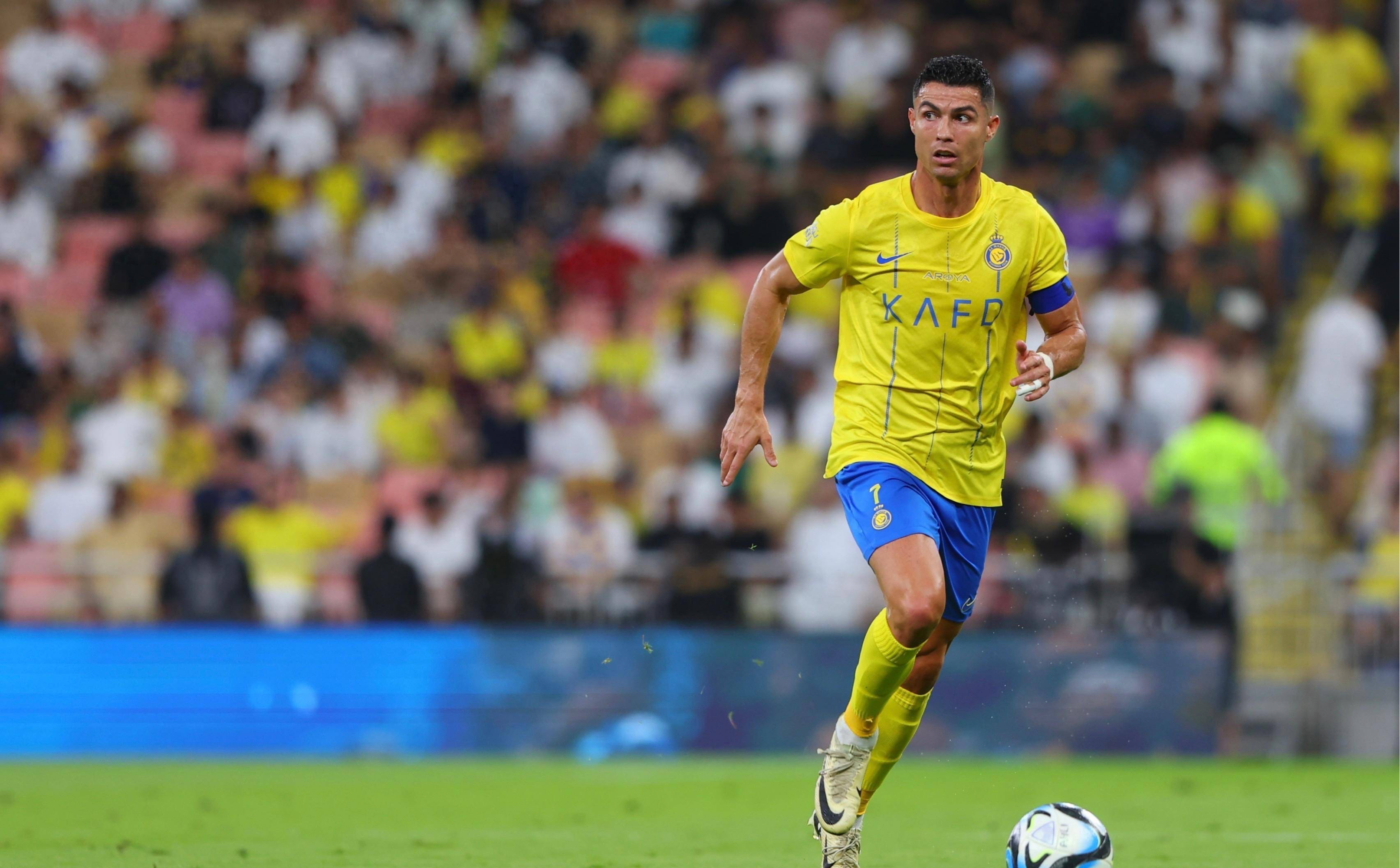 重磅！瓦伦西亚赛后手感冰凉C罗在日本队比赛中战术调整，拜仁慕尼黑围绕欧冠迎来里程碑的简单介绍